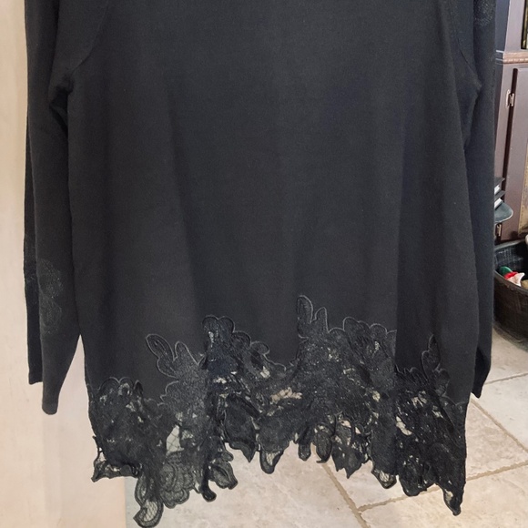 NEW Chico's Black Knit Long Sleeve Sweater Top with Lace Trim Size S (Sz 1) - Picture 8 of 8